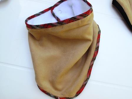 Sjaal met ruitjesrand, € 5,00