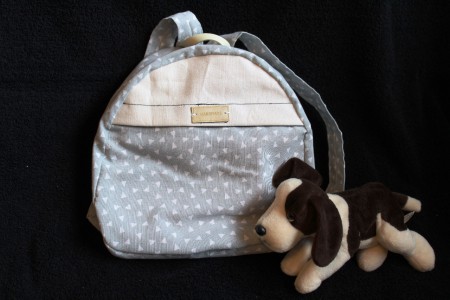 Grijs met witte driehoekjes